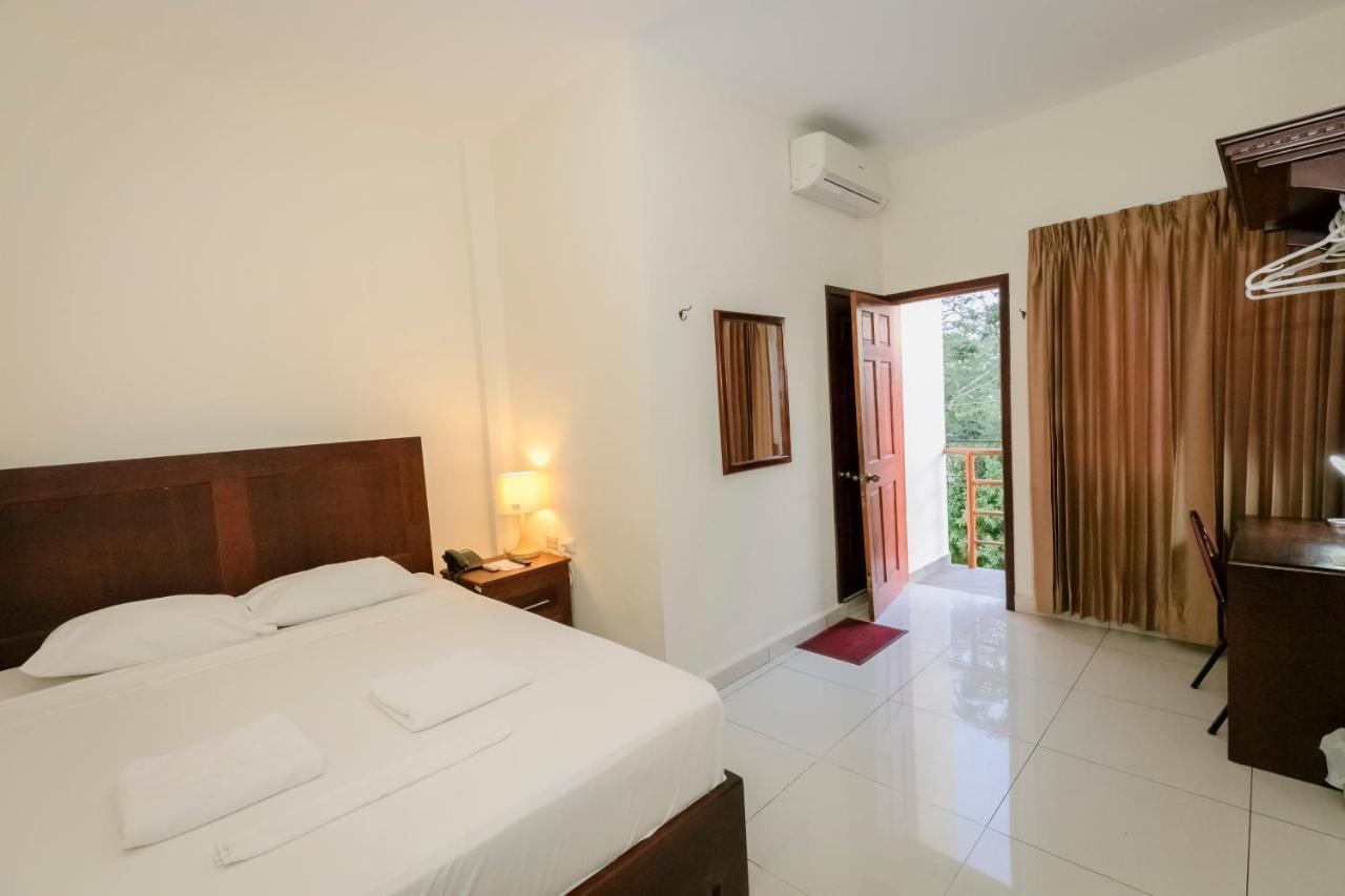 Hotel Mediterraneo Inn Santa Rosa de Lima Extérieur photo