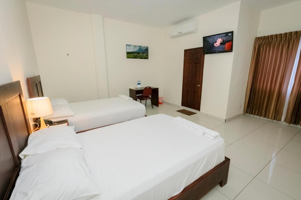 Hotel Mediterraneo Inn Santa Rosa de Lima Extérieur photo