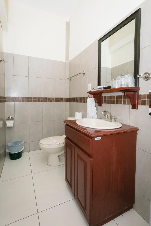 Hotel Mediterraneo Inn Santa Rosa de Lima Extérieur photo