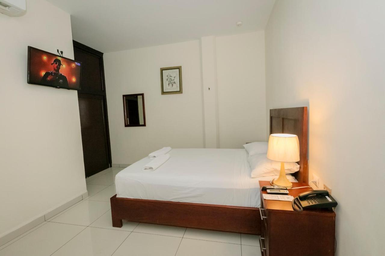 Hotel Mediterraneo Inn Santa Rosa de Lima Extérieur photo