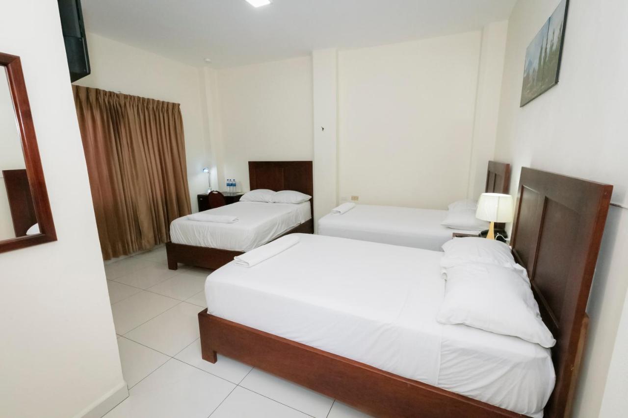 Hotel Mediterraneo Inn Santa Rosa de Lima Extérieur photo