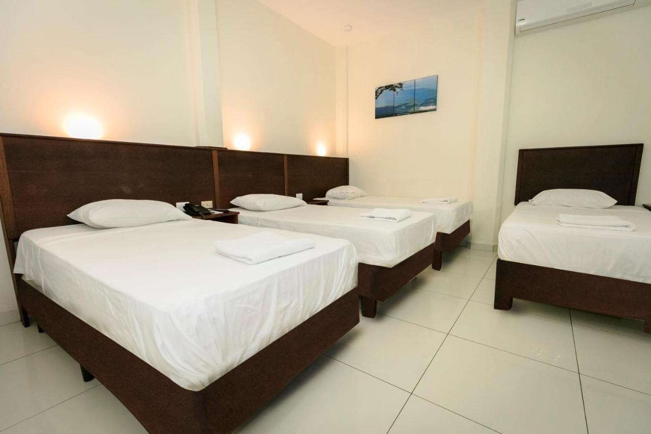 Hotel Mediterraneo Inn Santa Rosa de Lima Extérieur photo