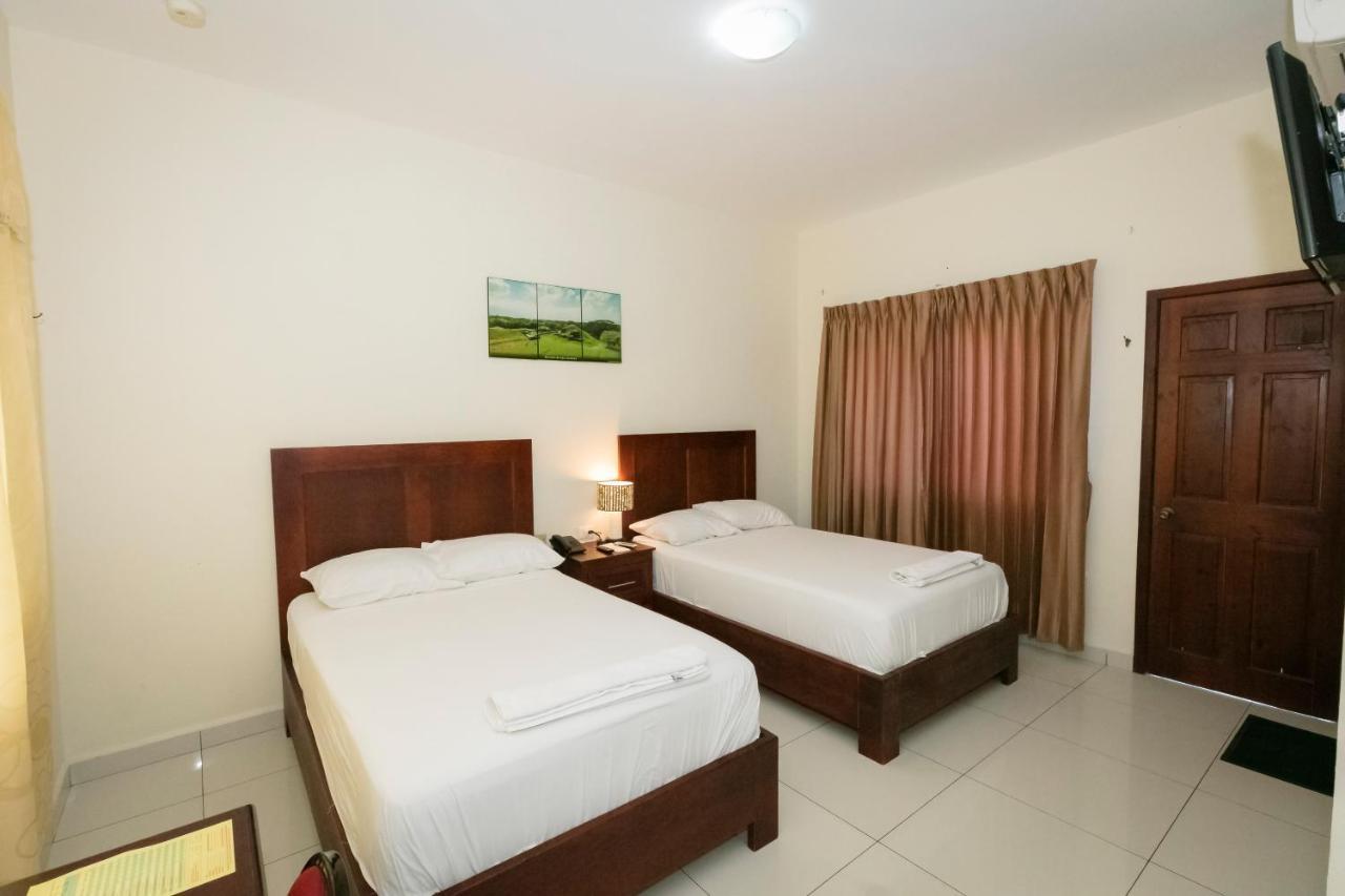 Hotel Mediterraneo Inn Santa Rosa de Lima Extérieur photo